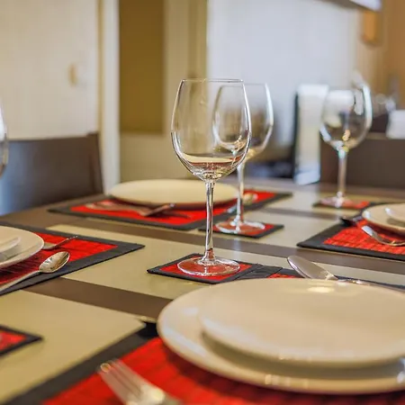 Sensacional 2 Hab 2 Banos 4 Pax Aljarafe Metro Apartamento *