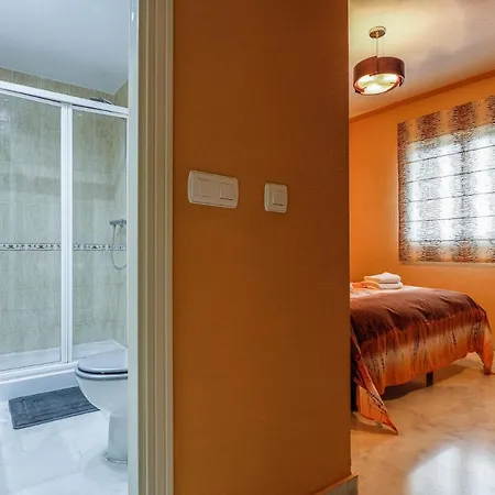 Sensacional 2 Hab 2 Banos 4 Pax Aljarafe Metro Apartamento San Juan de Aznalfarache