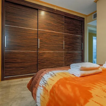 Sensacional 2 Hab 2 Banos 4 Pax Aljarafe Metro Apartment *